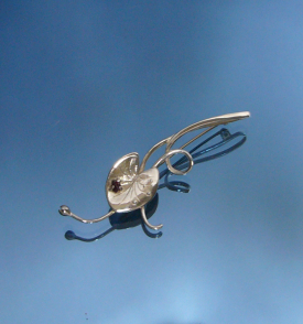 jarvensydan_rintaneula