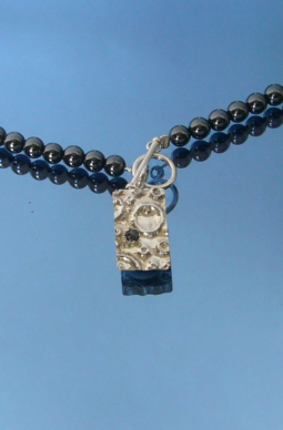 kiitollisuuskiviriipus